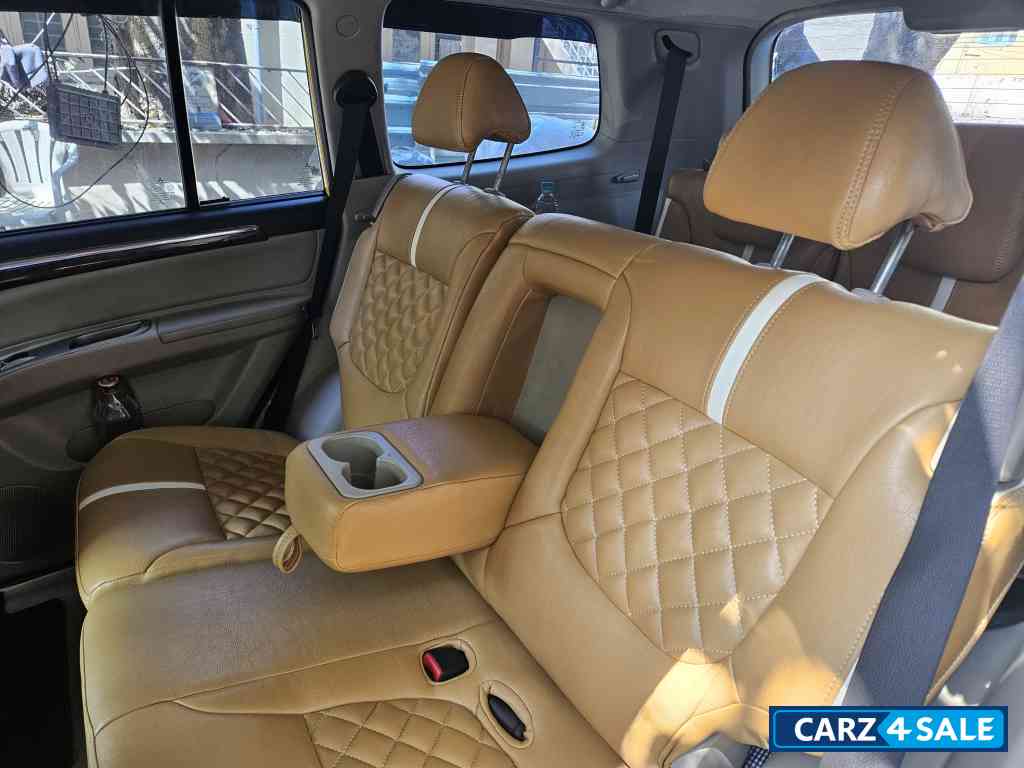 Yellow White Mitsubishi Pajero Sport 4x4 Limited Edition