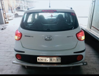 White Hyundai i10 Grand i10 sportz