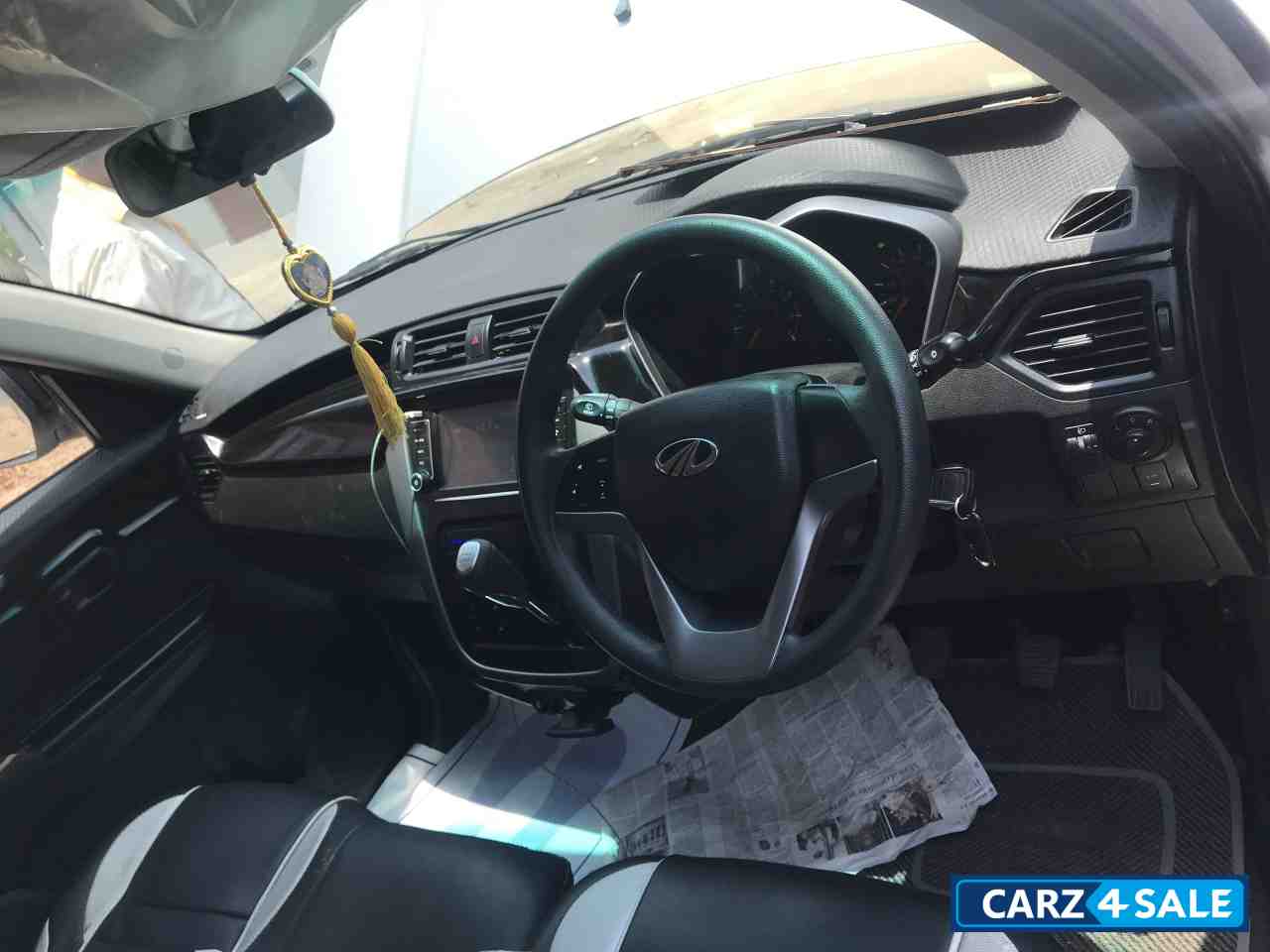 Blkslr Mahindra KUV100 Kuv100NXTK8G80