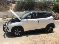 Blkslr Mahindra KUV100 Kuv100NXTK8G80