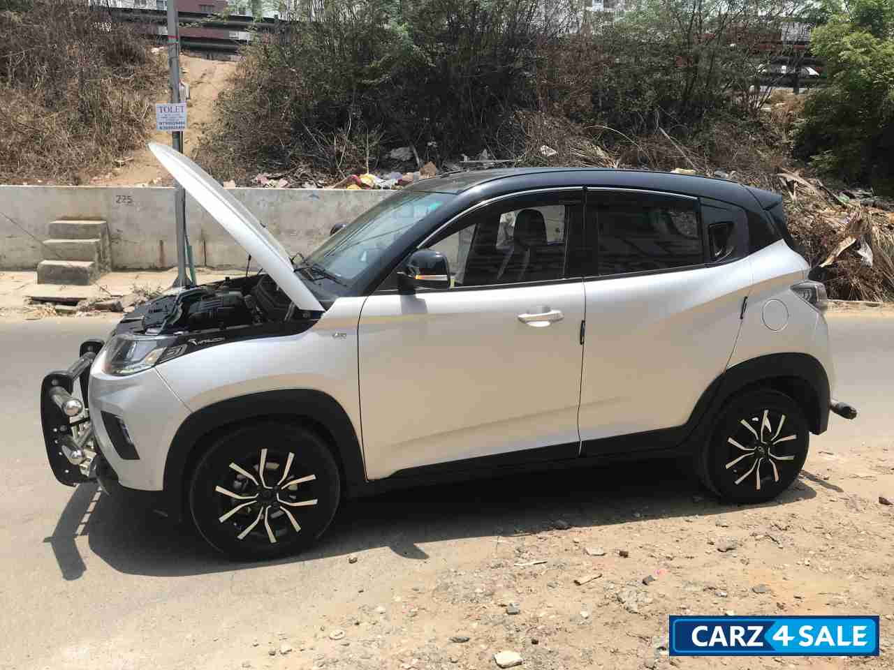 Blkslr Mahindra KUV100 Kuv100NXTK8G80