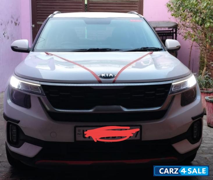 White Pearl Kia Seltos HTK PLUS