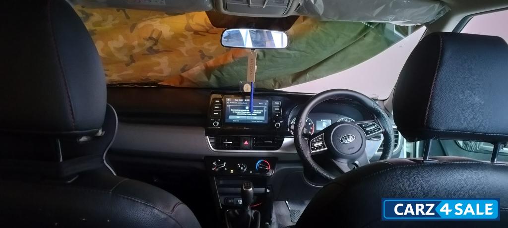 White Pearl Kia Seltos HTK PLUS