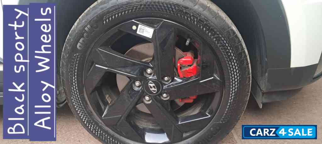 White Hyundai Alcazar Signature Adventure