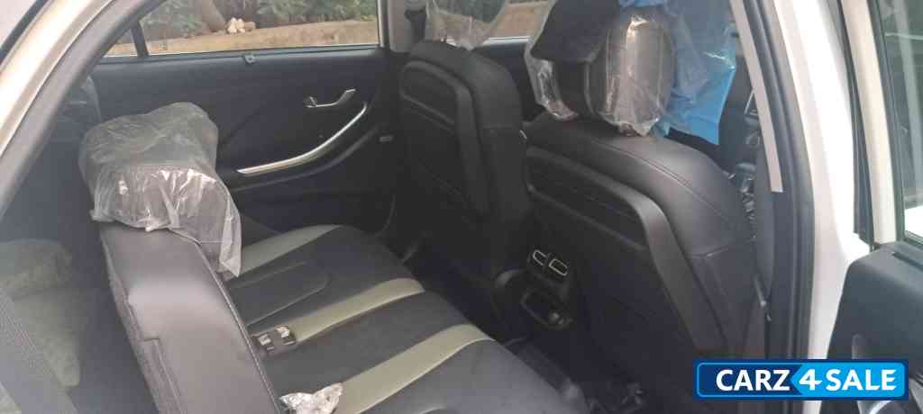 White Hyundai Alcazar Signature Adventure