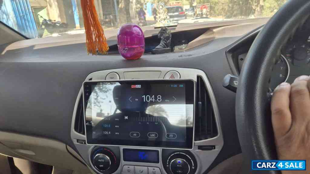 Berry Red Hyundai i20 Magna