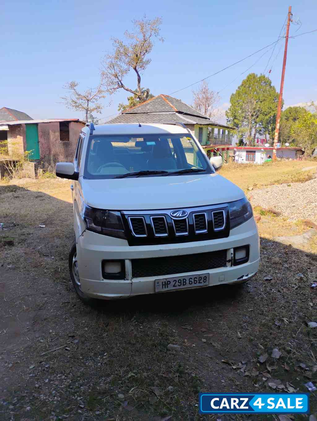 Mahindra TUV300 T6 Plus