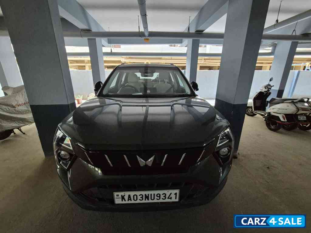 Mahindra XUV 3XO Ax7l