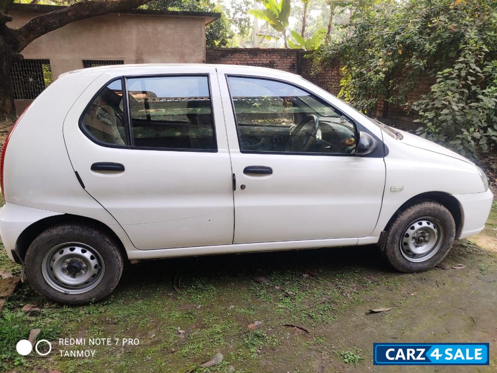 White Tata Indica ev2 diesel