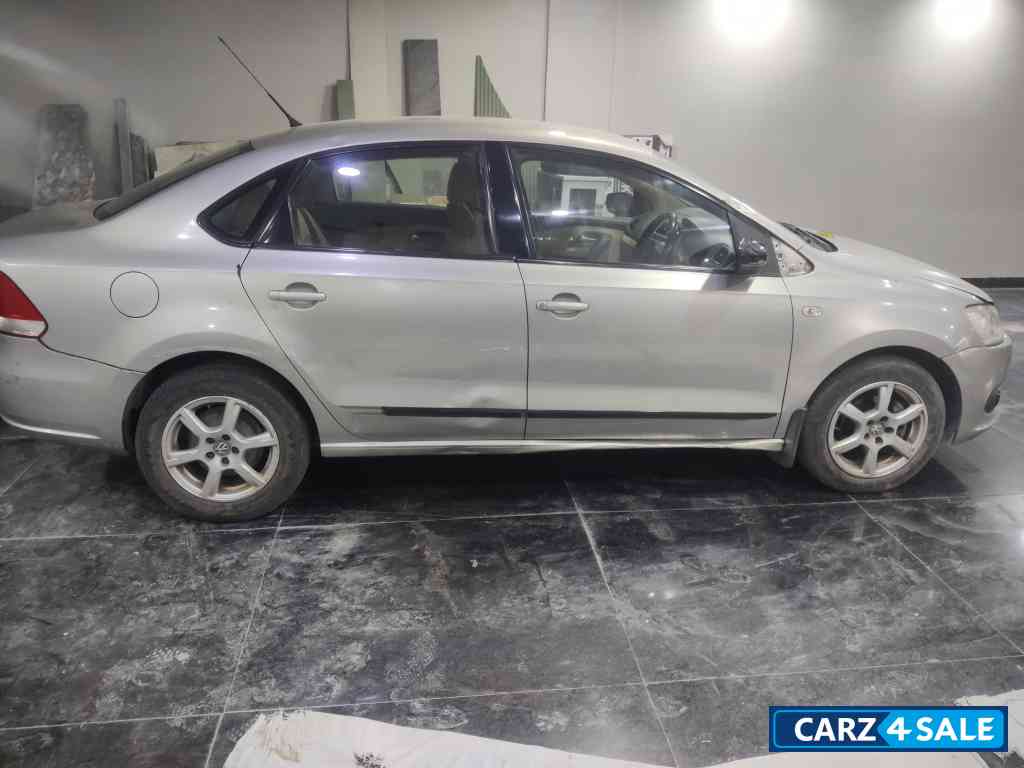 Volkswagen Vento 1.6 highline petrol