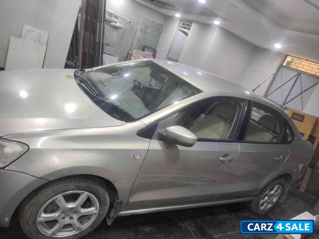 Volkswagen Vento 1.6 highline petrol