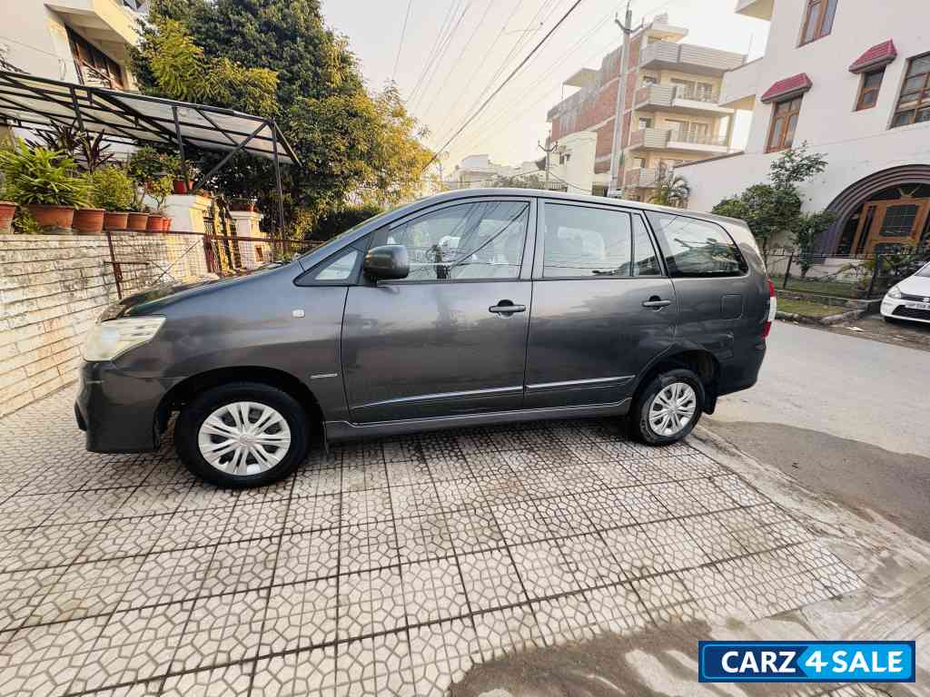 Toyota Innova 2.5 G