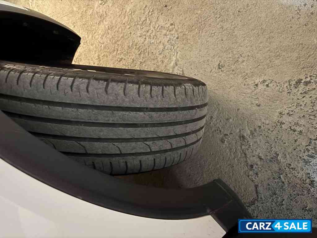 White Volkswagen Taigun GT Plus DSG