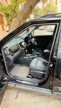 Mahindra XUV300 TGDI turbosport