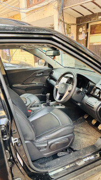 Mahindra XUV300 TGDI turbosport