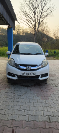 White Honda Mobilio