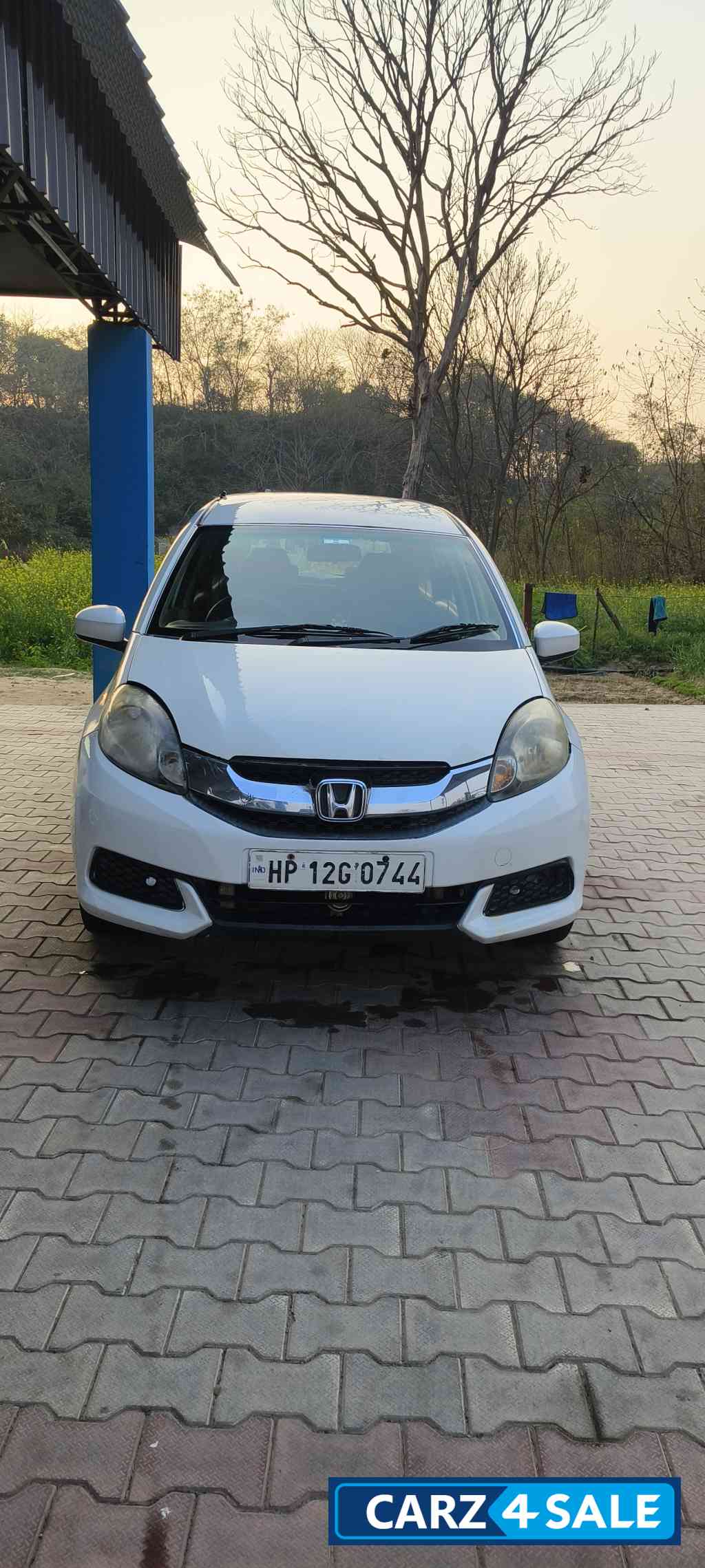 White Honda Mobilio