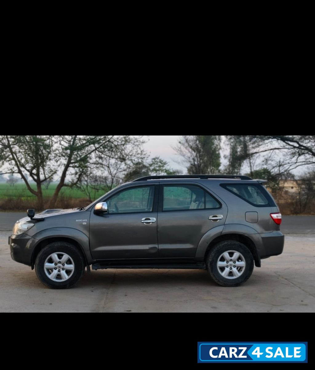 Toyota Fortuner 4*4