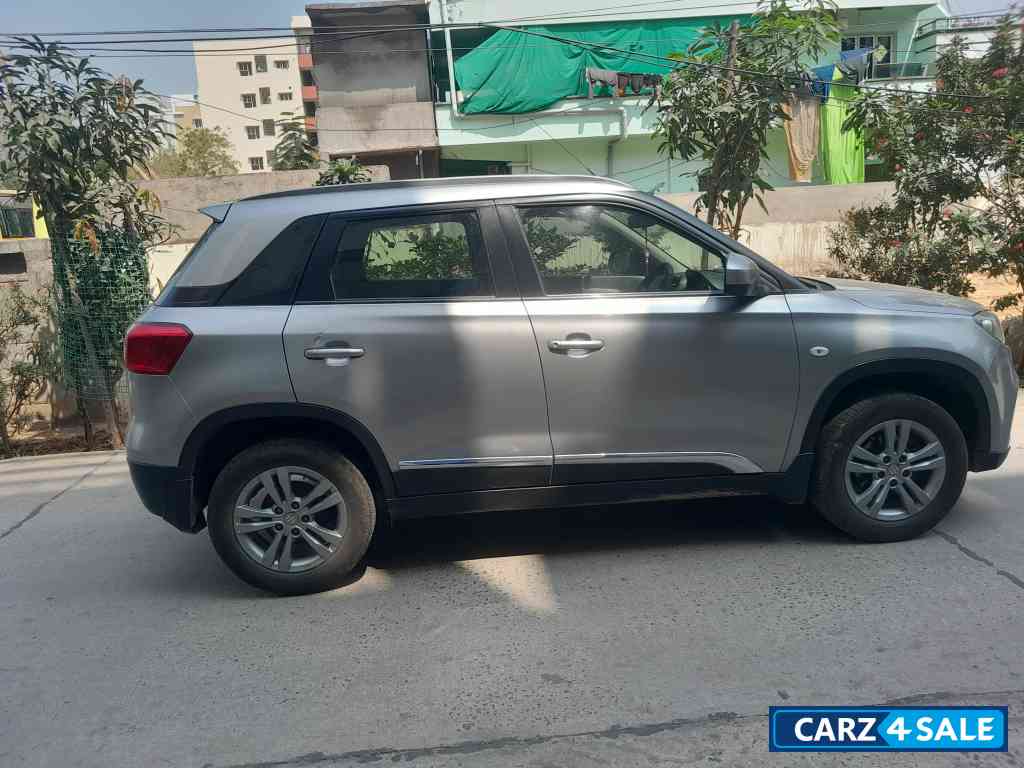 Silver Maruti Suzuki Vitara Brezza ZDI