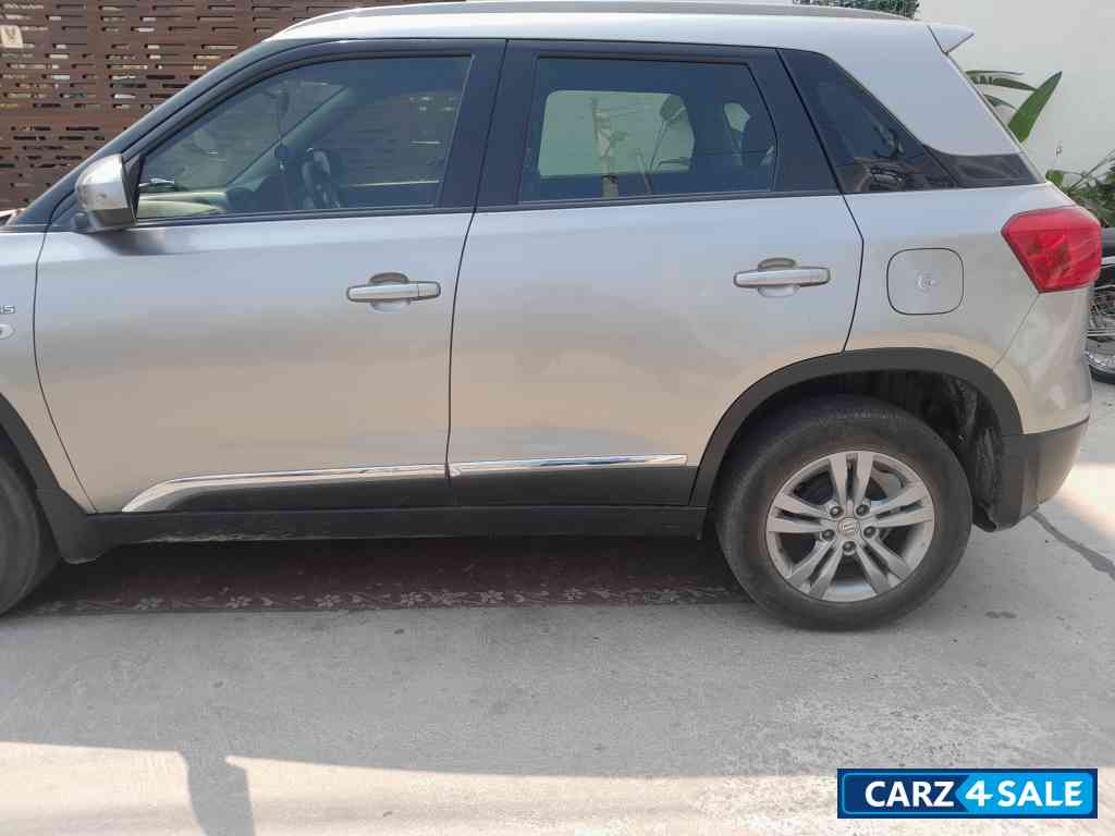 Silver Maruti Suzuki Vitara Brezza ZDI