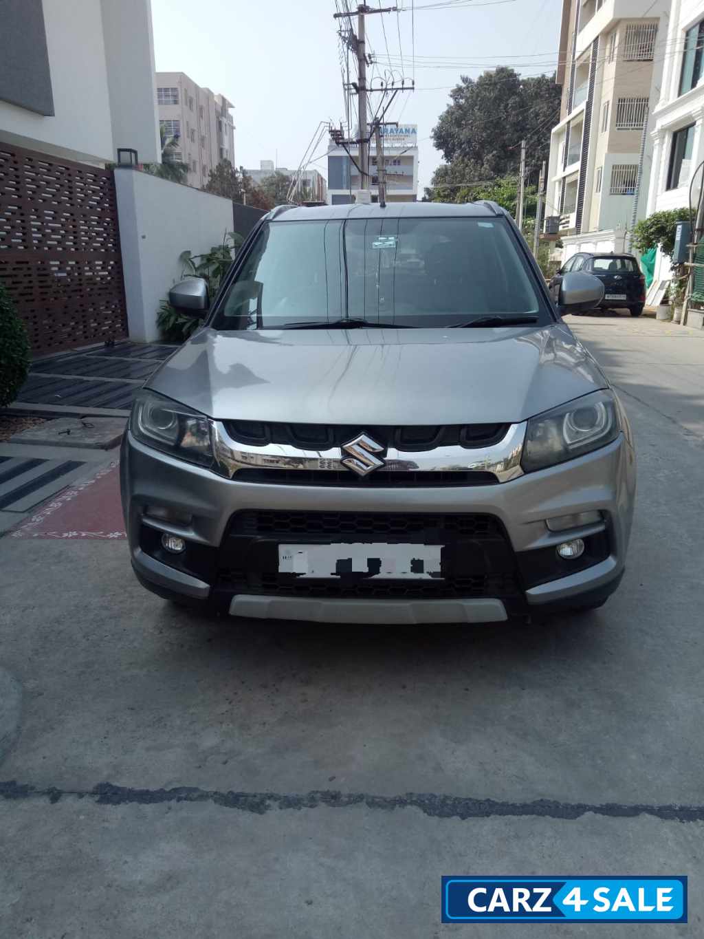 Silver Maruti Suzuki Vitara Brezza ZDI