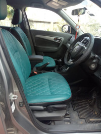 Silver Maruti Suzuki Vitara Brezza ZDI