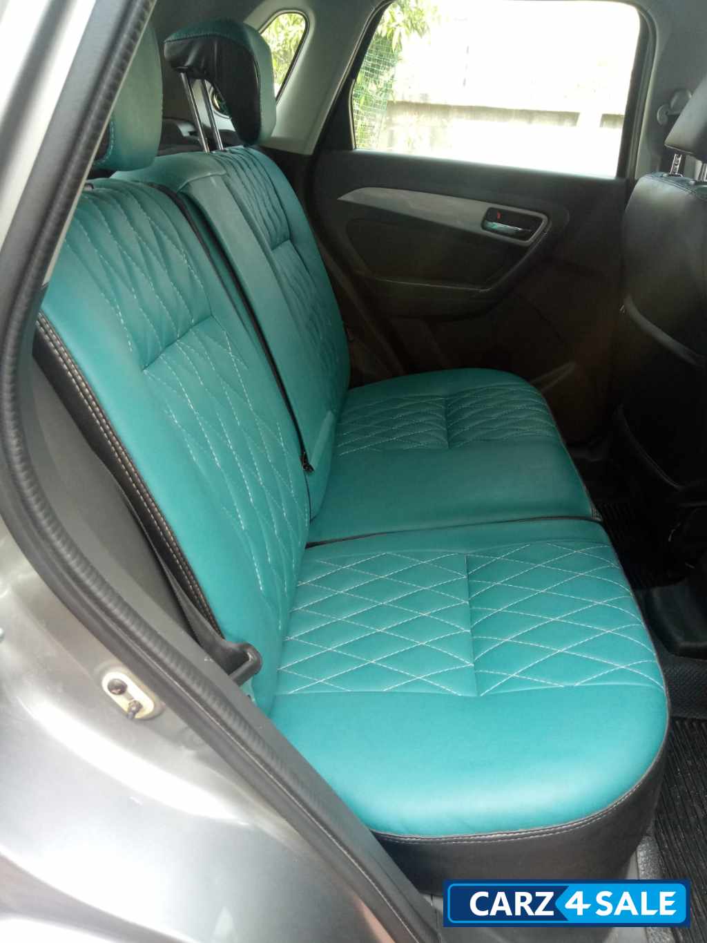 Silver Maruti Suzuki Vitara Brezza ZDI