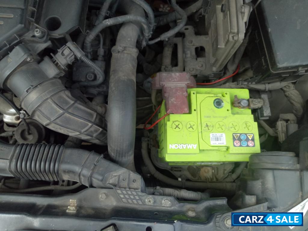 Silver Maruti Suzuki Vitara Brezza ZDI