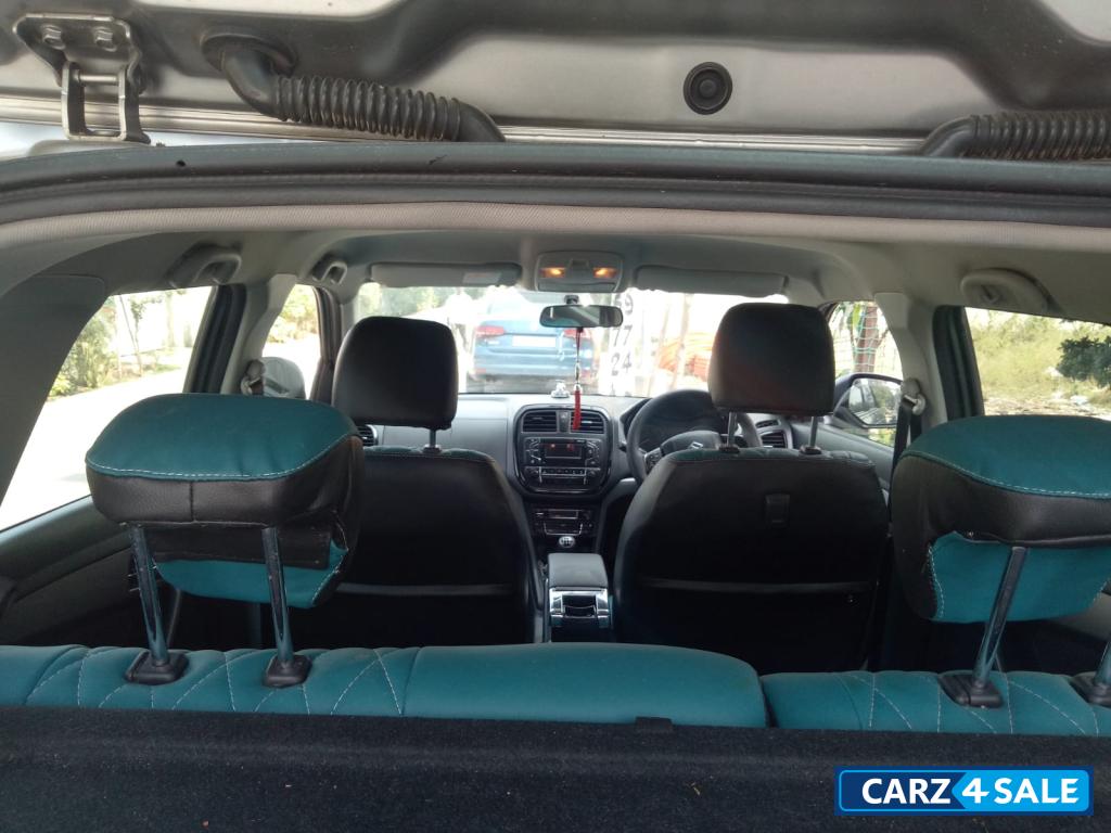 Silver Maruti Suzuki Vitara Brezza ZDI