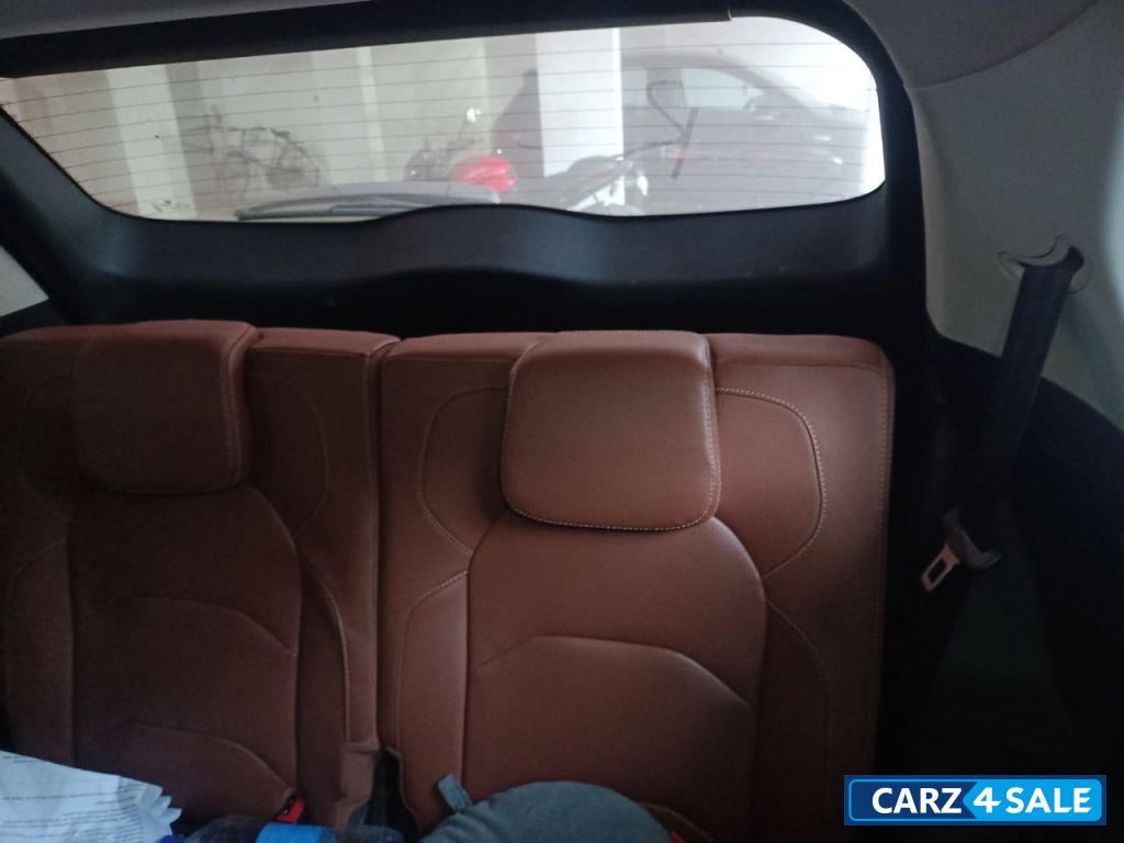 MG Hector Plus 0.2 DESELE 7 SEATER