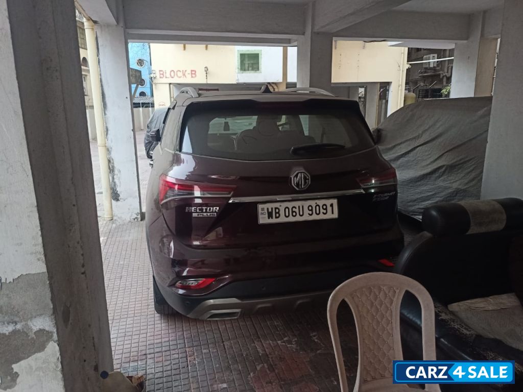 MG Hector Plus 0.2 DESELE 7 SEATER