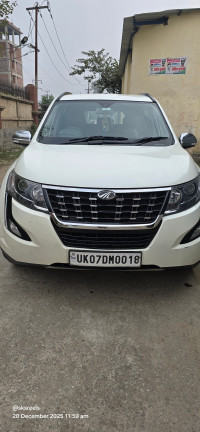 White Mahindra XUV 500 W7