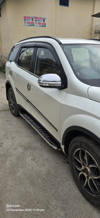 White Mahindra XUV 500 W7