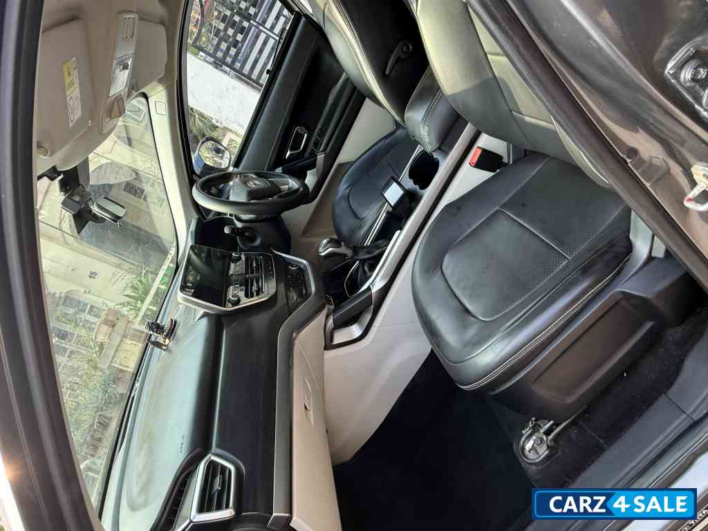 Day Grey Tata Safari XTA plus Day Grey Tata Safari XTA plus