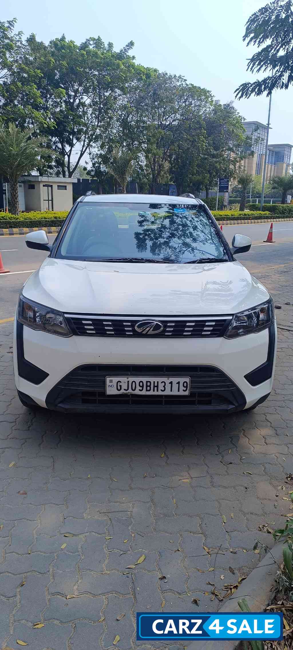 White Mahindra XUV300 W6