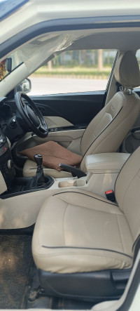 White Mahindra XUV300 W6