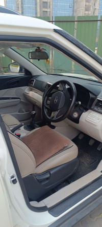 White Mahindra XUV300 W6