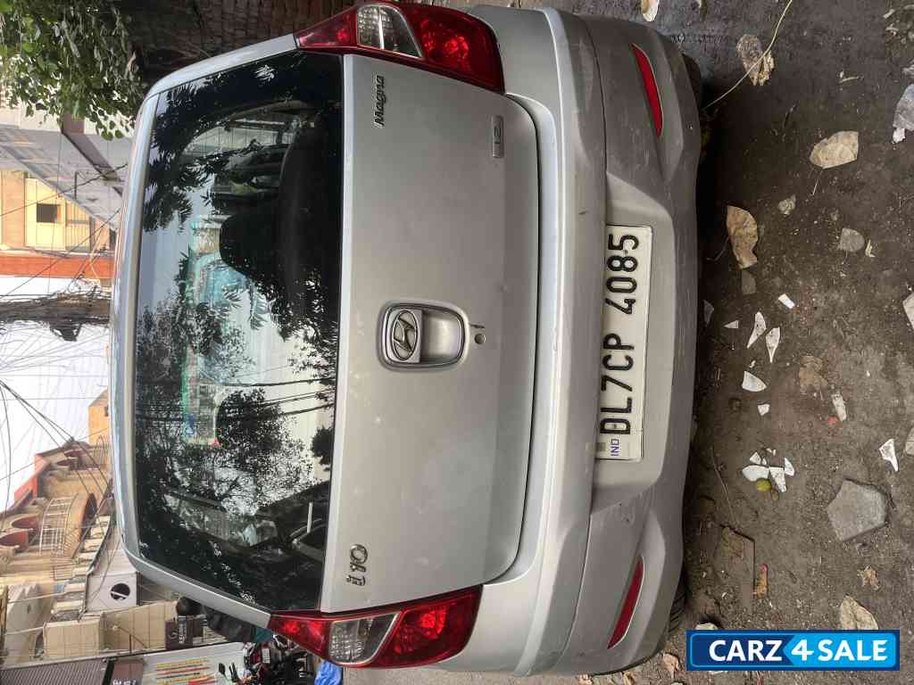 Silver Hyundai i10 Magna
