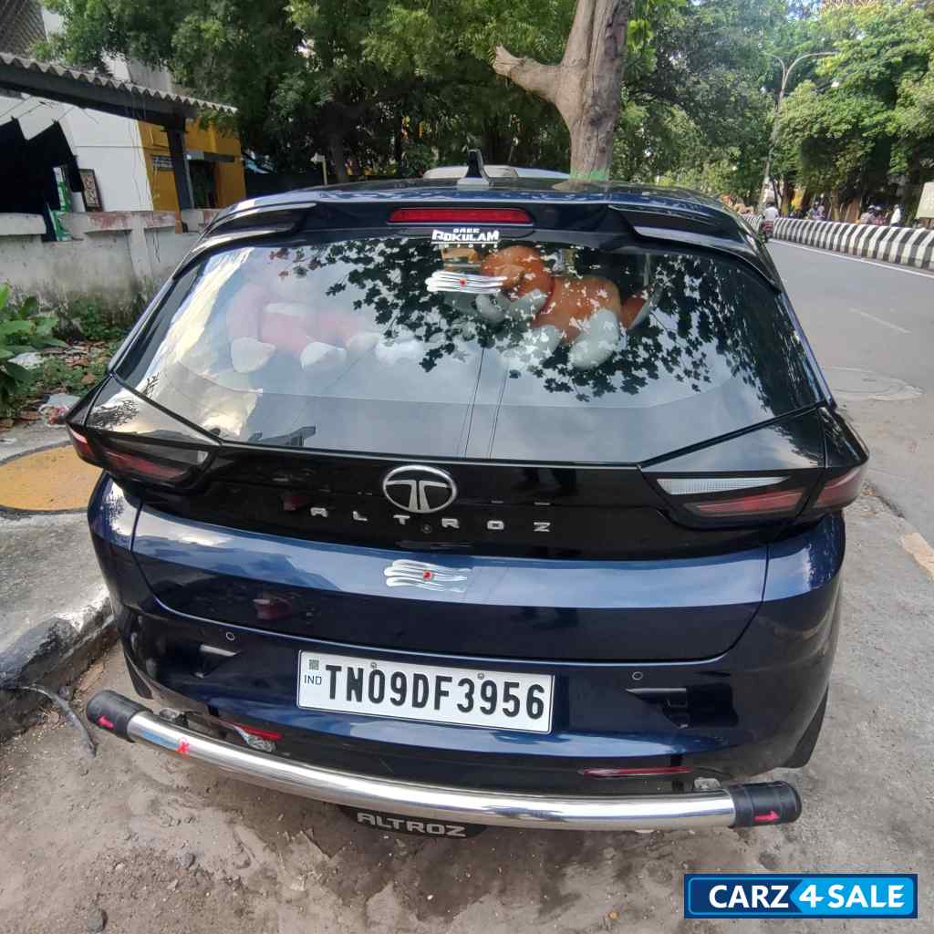 Opera Blue Tata Altroz XM+ S Opera Blue Tata Altroz XM+ S