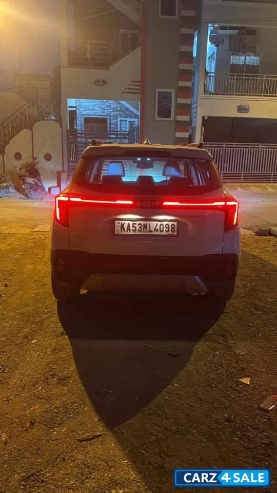 White Kia Seltos HTX IVT automatic petrol White Kia Seltos HTX IVT automatic petrol