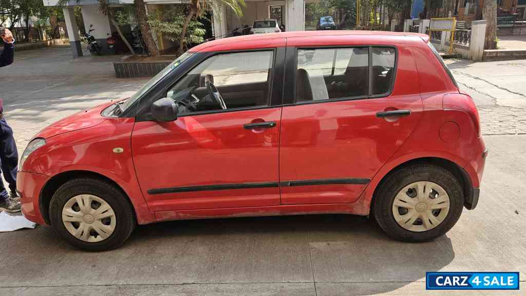 Maruti Suzuki Swift V I