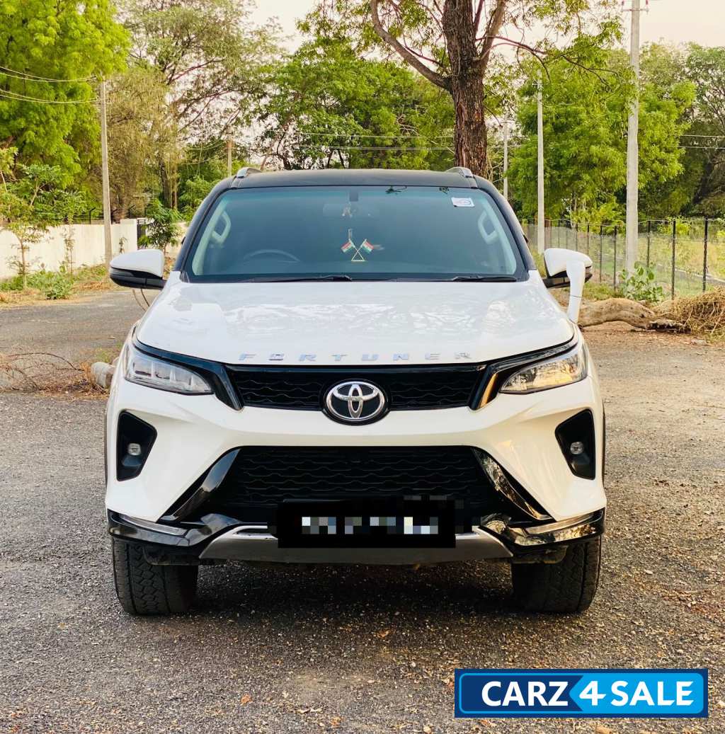 Toyota Fortuner 2.8 MT