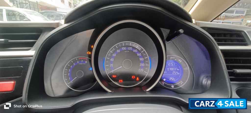 Silver Honda Jazz Mvt