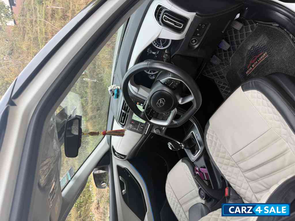 White Hyundai Creta Sx petrol