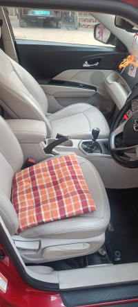 Mahindra XUV300 W8 (0) Automatic Petrol