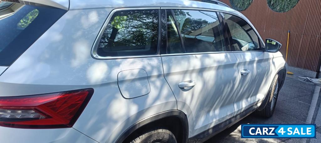 White Skoda Kodiaq Style 4*4 automatic diesel White Skoda Kodiaq Style 4*4 automatic diesel