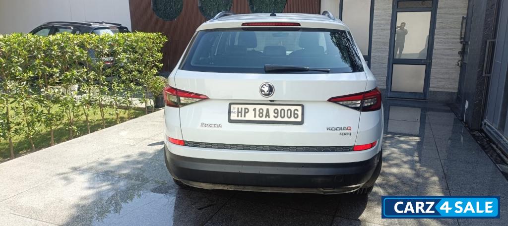 White Skoda Kodiaq Style 4*4 automatic diesel White Skoda Kodiaq Style 4*4 automatic diesel