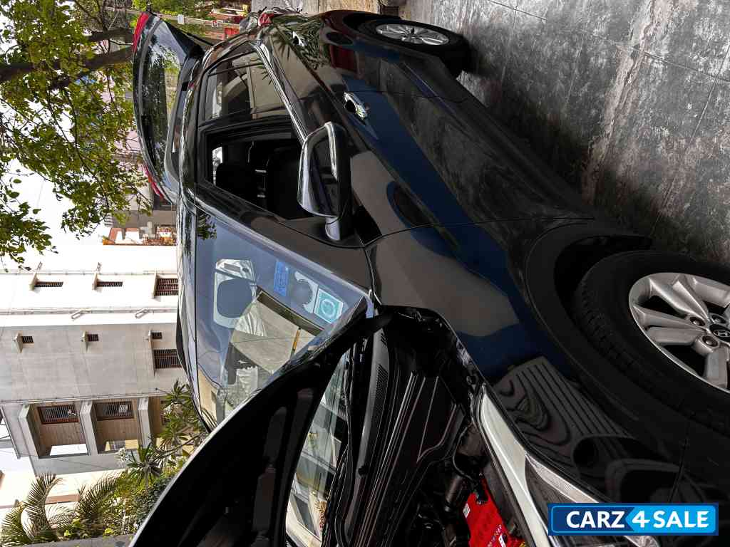 Phantom Black Hyundai Creta SX plus petrol MT