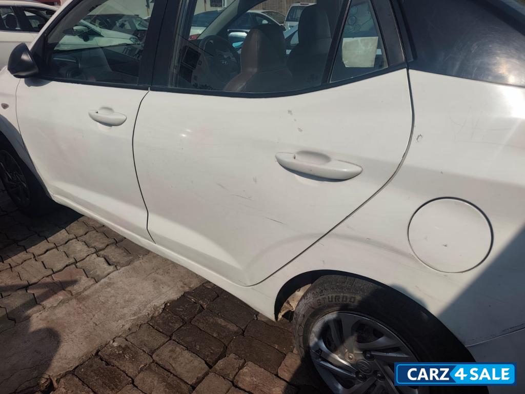 Hyundai Aura 1.2 s CNG