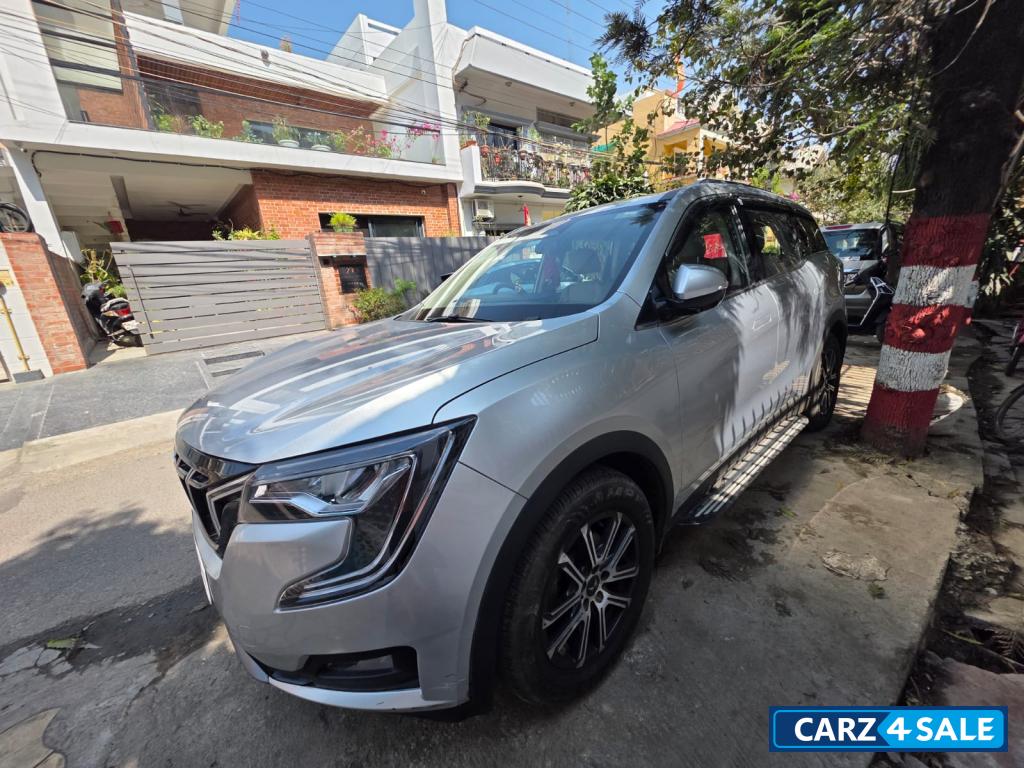 Mahindra XUV700 Mahindra XUV700